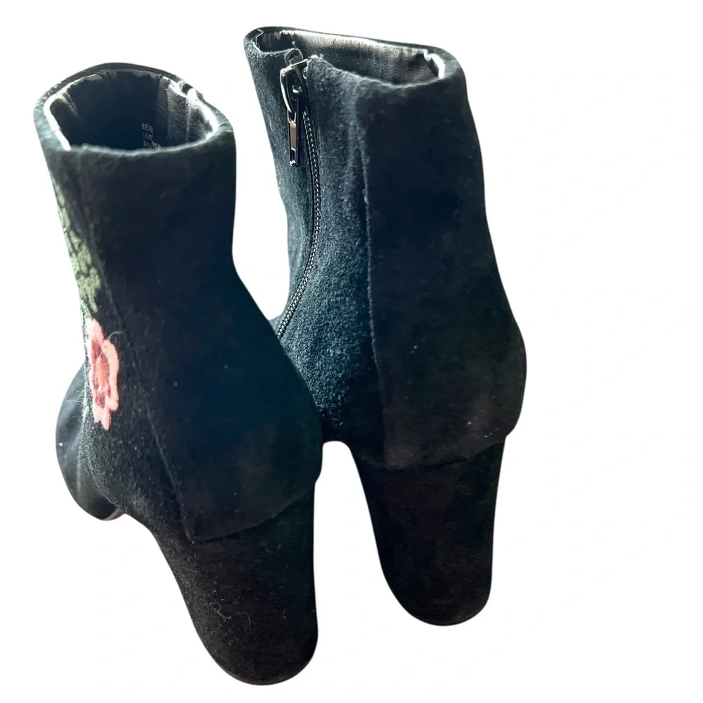 NANETTE LEPORE Beverly Black Suede Embroidered Boots Size 8.5 Heel 1770-17